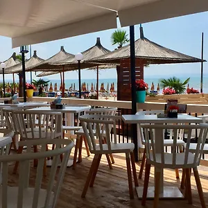 Sunrise Cameria Hotell